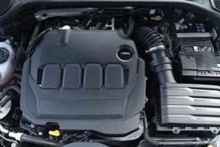 VOLKSWAGEN Golf usata, con Spoiler