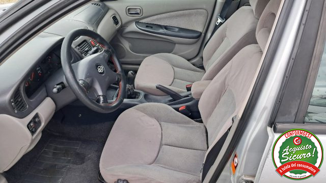 NISSAN Almera usata, con Autoradio
