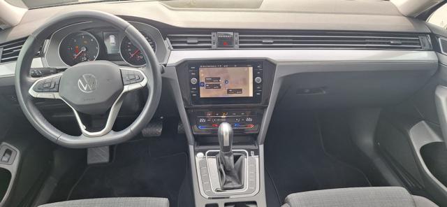 VOLKSWAGEN Passat Variant usata, con Park Distance Control