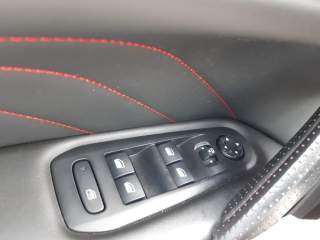 PEUGEOT 308 usata, con Sistema di navigazione