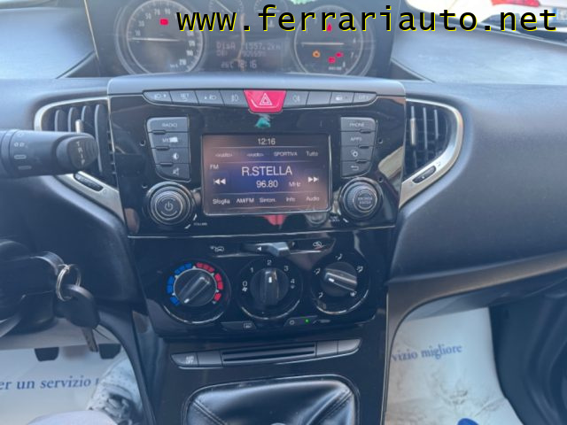 LANCIA Ypsilon usata, con USB