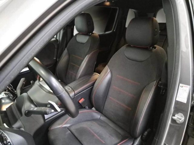 MERCEDES-BENZ GLB 200 usata, con Climatizzatore