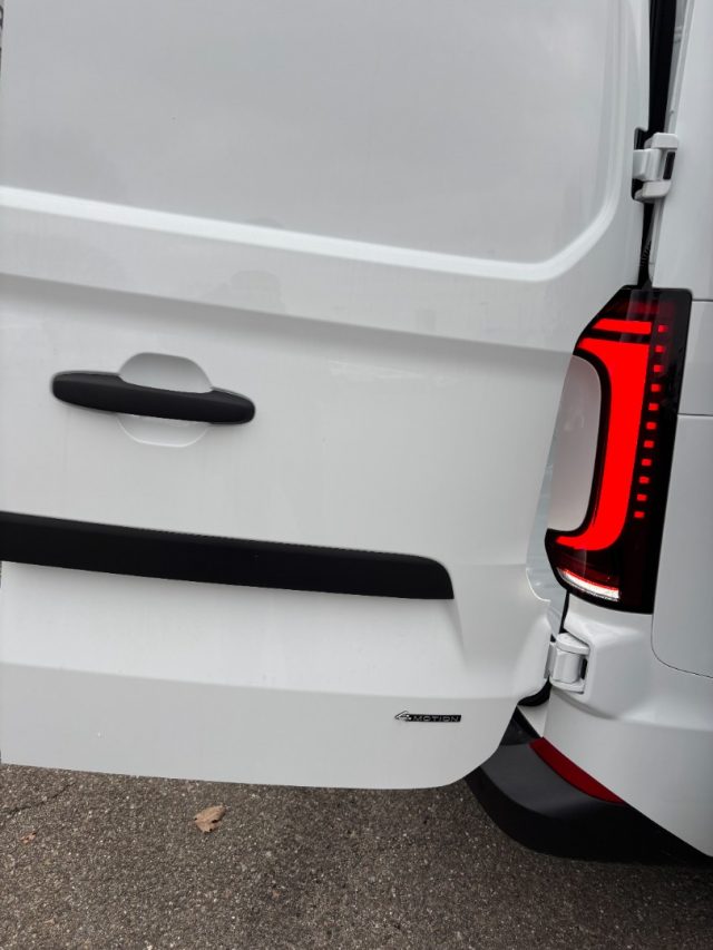 VOLKSWAGEN Transporter usata 21