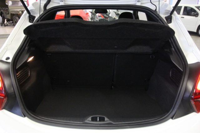 PEUGEOT 208 usata, con Touch screen