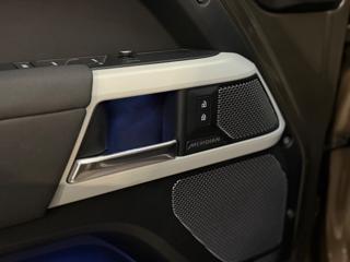 LAND ROVER Defender usata, con Volante in pelle