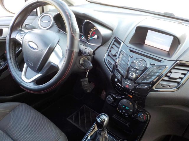 FORD Fiesta usata, con ESP