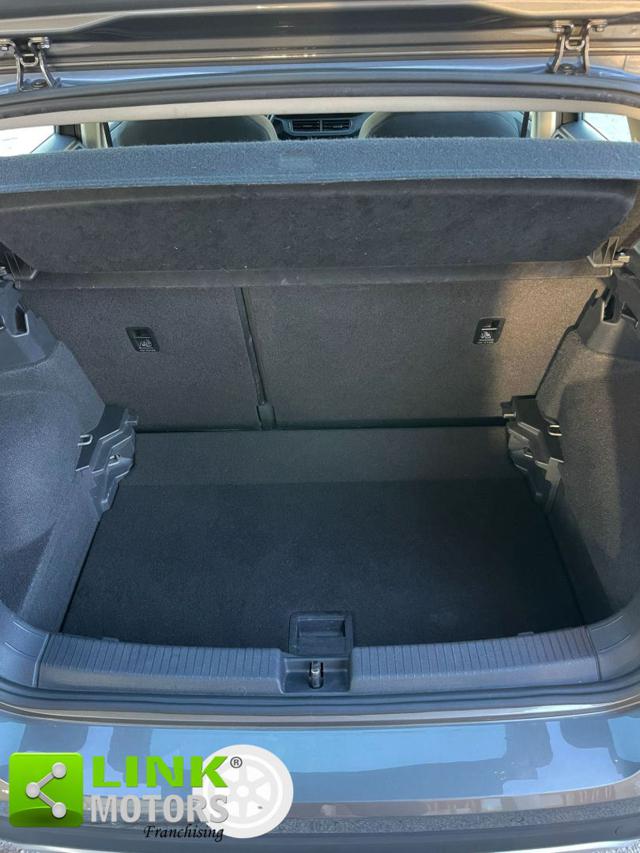 VOLKSWAGEN T-Cross usata, con Sedile posteriore sdoppiato