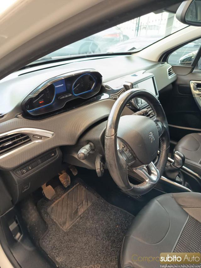 PEUGEOT 2008 usata, con Specchietti laterali elettrici