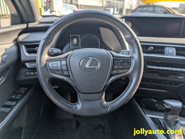 LEXUS UX 250h usata, con ESP
