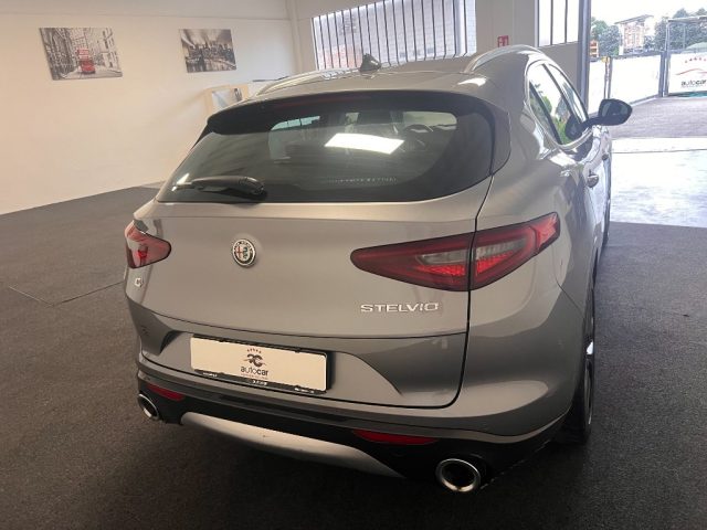 ALFA ROMEO Stelvio usata, con Alzacristalli elettrici