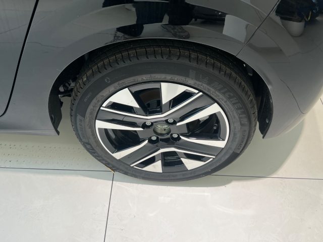 PEUGEOT 208 usata, con USB