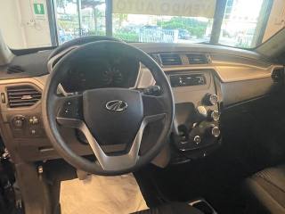 MAHINDRA KUV100 usata, con Autoradio digitale