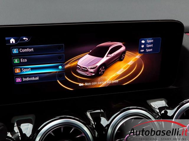 MERCEDES-BENZ GLA 180 usata, con Telecamera per parcheggio assistito