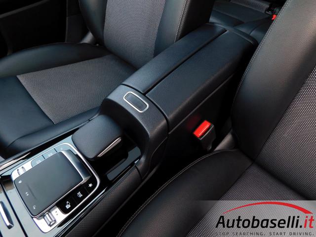 MERCEDES-BENZ GLB 200 usata, con Specchietto retrovisore con funzione antiabbagliamento