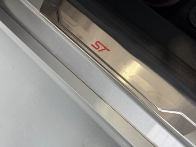 FORD Fiesta usata, con Sensori di parcheggio posteriori