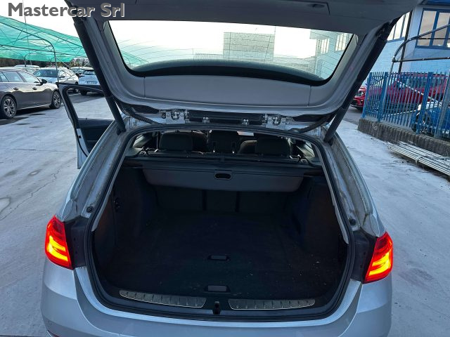 BMW 320 usata, con Bluetooth