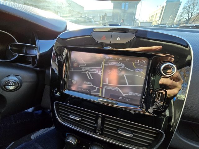 RENAULT Clio usata, con Autoradio digitale