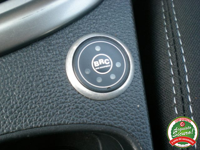 SSANGYONG Tivoli usata, con Autoradio digitale