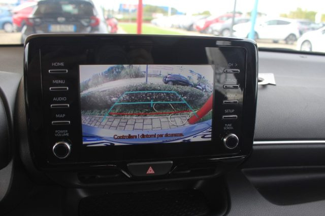 TOYOTA Yaris usata, con Telecamera per parcheggio assistito