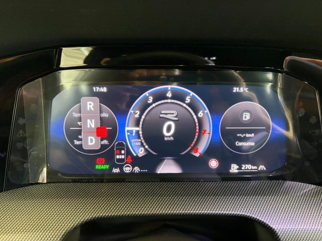 VOLKSWAGEN Golf usata, con USB