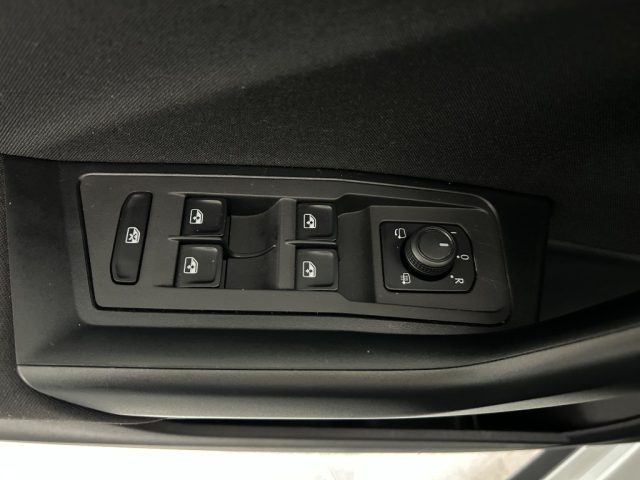 VOLKSWAGEN T-Roc usata, con Servosterzo