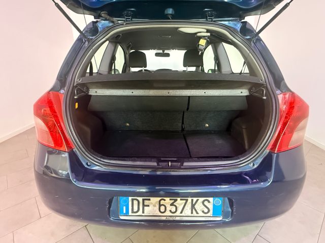 TOYOTA Yaris usata 19