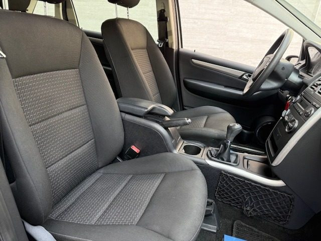MERCEDES-BENZ B 180 usata, con Controllo trazione