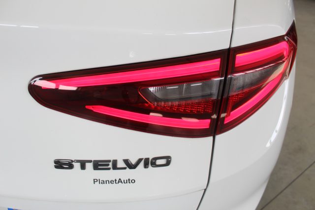 ALFA ROMEO Stelvio usata, con Sistema di navigazione