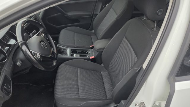 VOLKSWAGEN Golf usata, con Autoradio