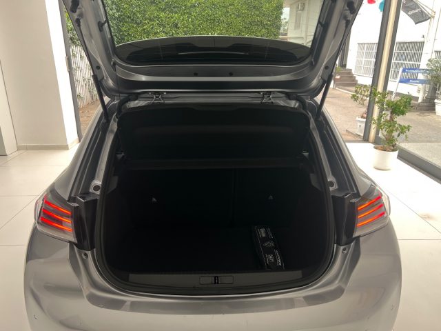 PEUGEOT 208 usata, con USB
