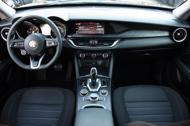 ALFA ROMEO Stelvio usata, con Cerchi in lega
