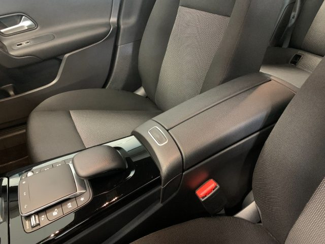 MERCEDES-BENZ CLA 180 usata, con MP3