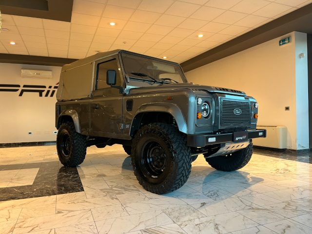 LAND ROVER Defender usata 8