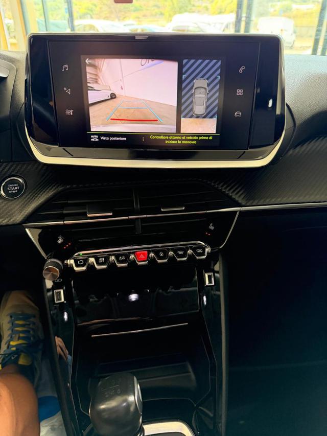 PEUGEOT 2008 usata, con Sedile posteriore sdoppiato