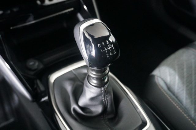 PEUGEOT 2008 usata, con Controllo automatico clima
