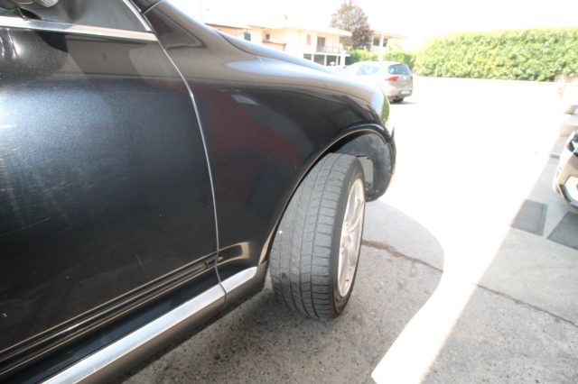 VOLKSWAGEN Touareg usata 31