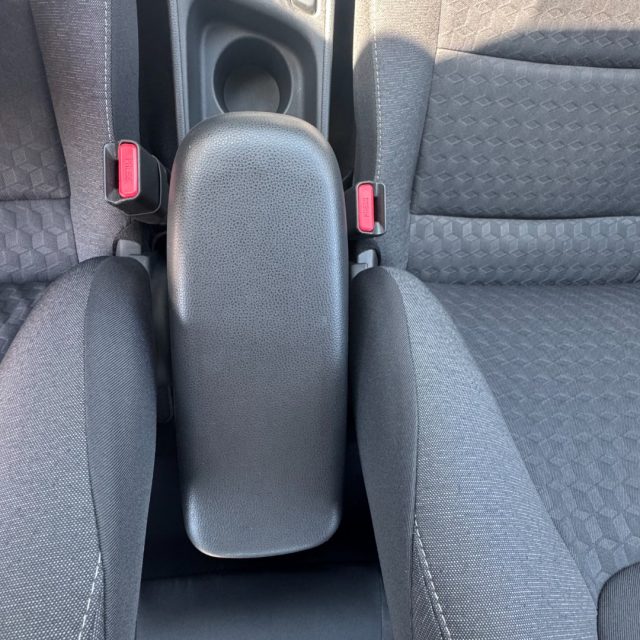 TOYOTA Yaris usata, con Sedile posteriore sdoppiato