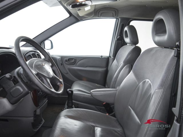 CHRYSLER Voyager usata 8