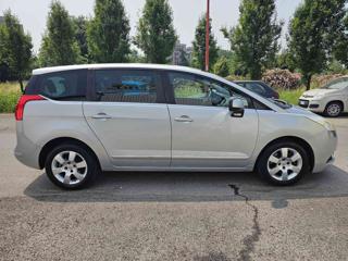 PEUGEOT 5008 usata, con Autoradio