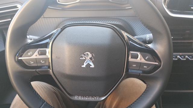 PEUGEOT 208 usata, con Sedile posteriore sdoppiato