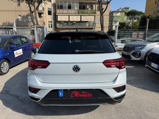 VOLKSWAGEN T-Roc usata, con Autoradio