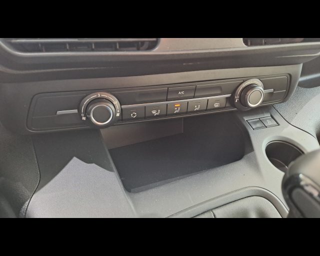 PEUGEOT Partner usata, con Specchietti laterali elettrici