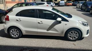 KIA Rio usata, con Autoradio