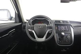 MAHINDRA KUV100 usata 5