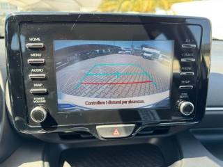 TOYOTA Yaris usata, con USB