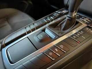 PORSCHE Macan usata, con Leve al volante