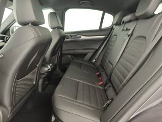 ALFA ROMEO Stelvio usata, con Autoradio digitale