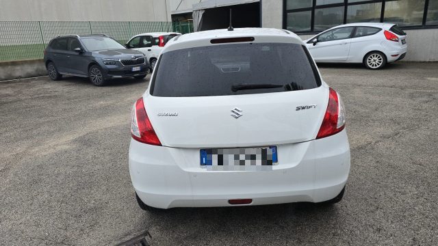 SUZUKI Swift usata, con Autoradio