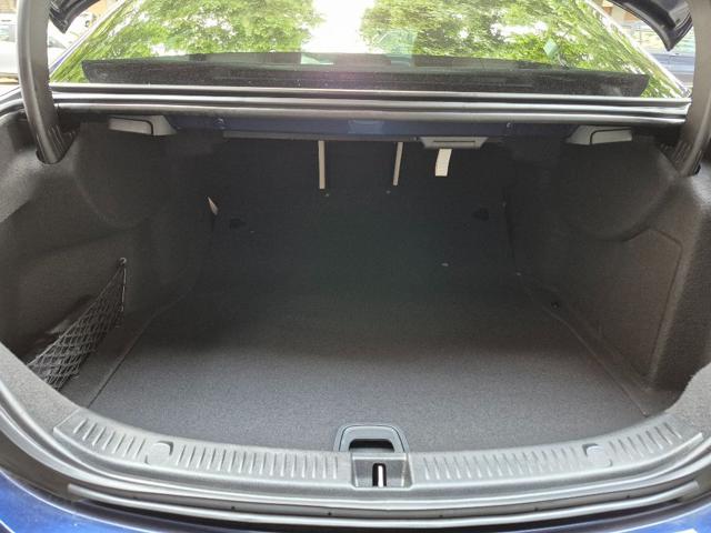 MERCEDES-BENZ E 220 usata, con USB