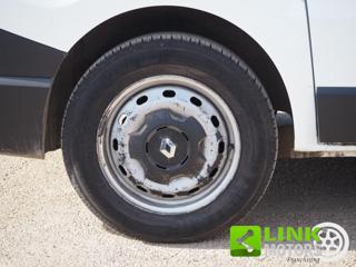 RENAULT Trafic usata 22